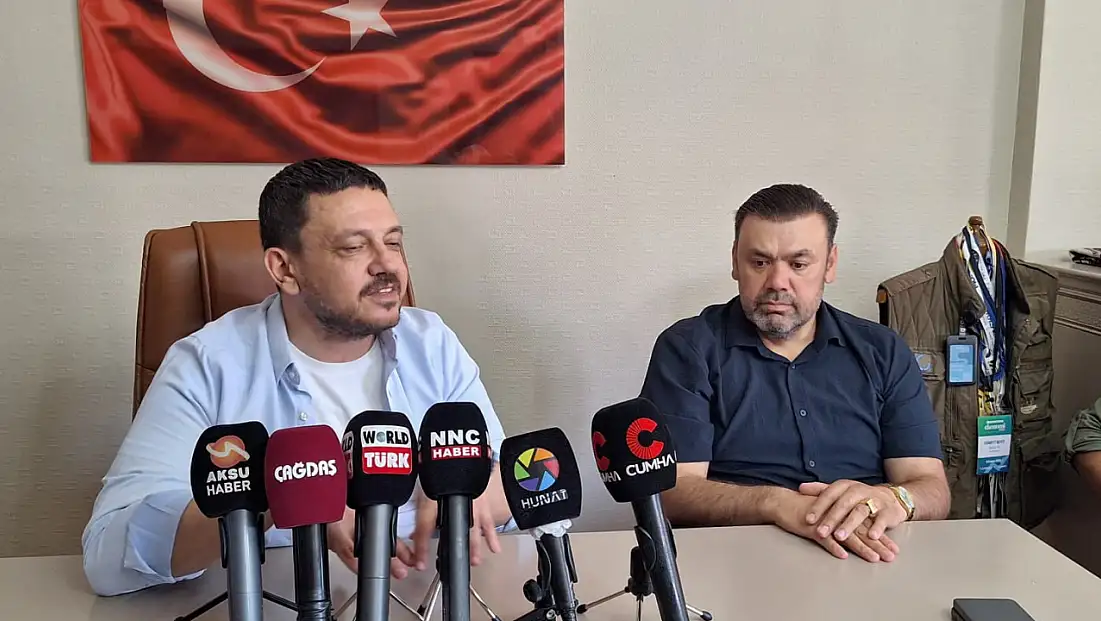 Gazeteciler, Aksu TV'de medyanın geleceğini konuştu