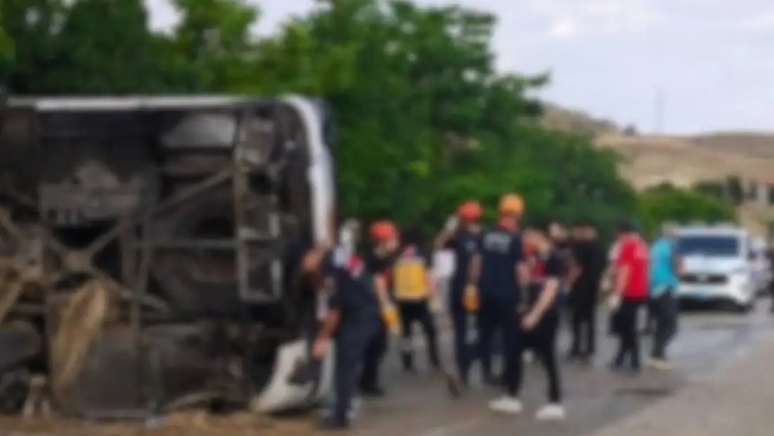 Tekirdağ-Kayseri seferini yapan yolcu otobüsü devrildi: 1 ölü, 41 yaralı