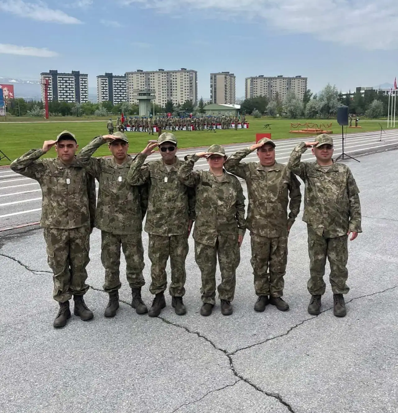 Kayseri'de görme engelliler kışlada temsili askerlik yaptı