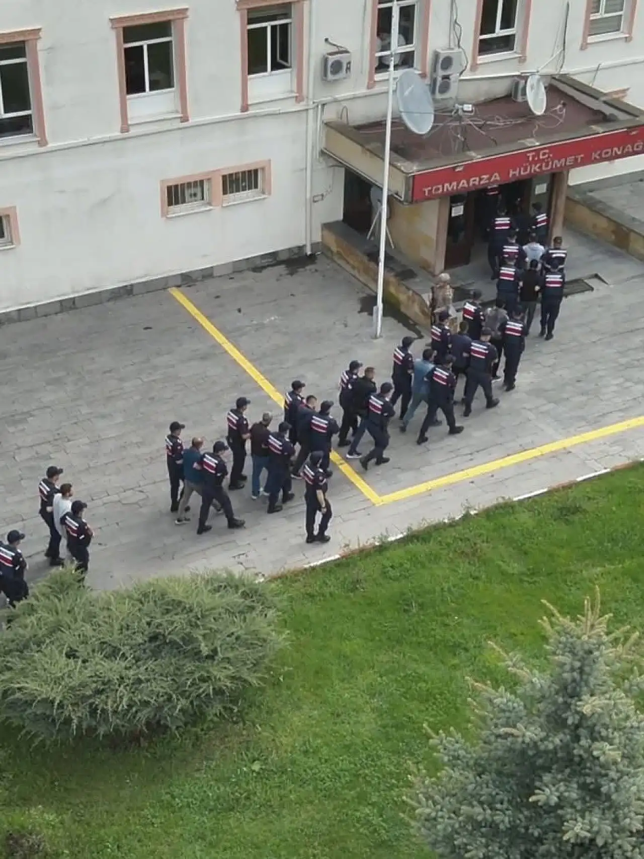 Tomarza'da uyuşturucu operasyonu: 12 şüpheli tutuklandı