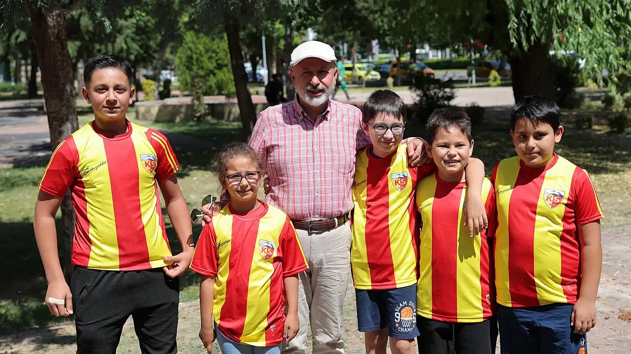 Başkan Çolakbayrakdar Parklarımızı modern yaşam alanlarına dönüştürüyoruz