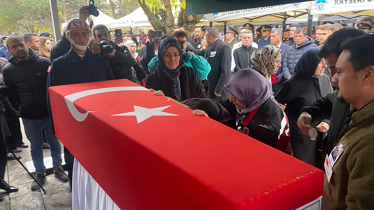 Kayseri şehidini son yolculuğuna uğurladı