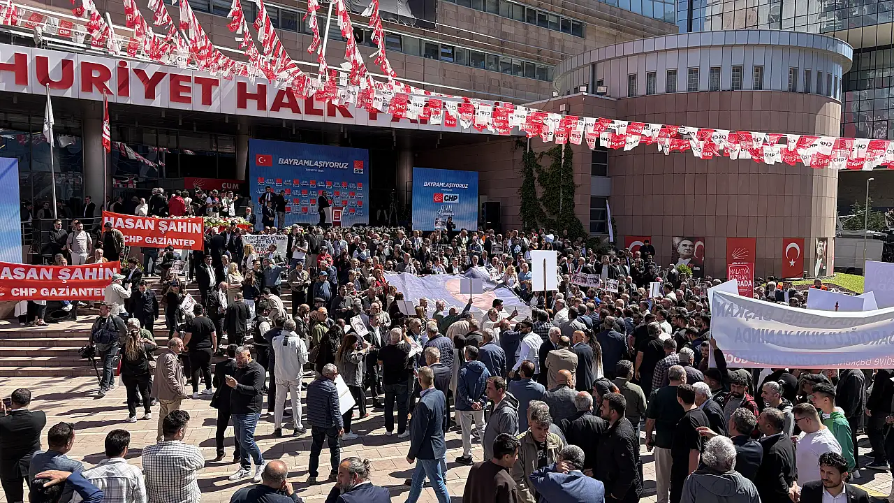 Kılıçdaroğlu'nun programı öncesi Genel Merkez bayramlaşmaya hazırlandı
