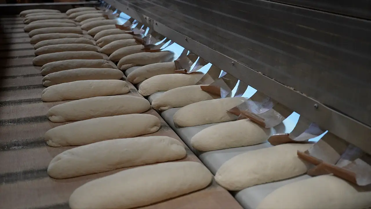 Kayseri Büyükşehir, günde 100 bini aşan ekmek üretiyor