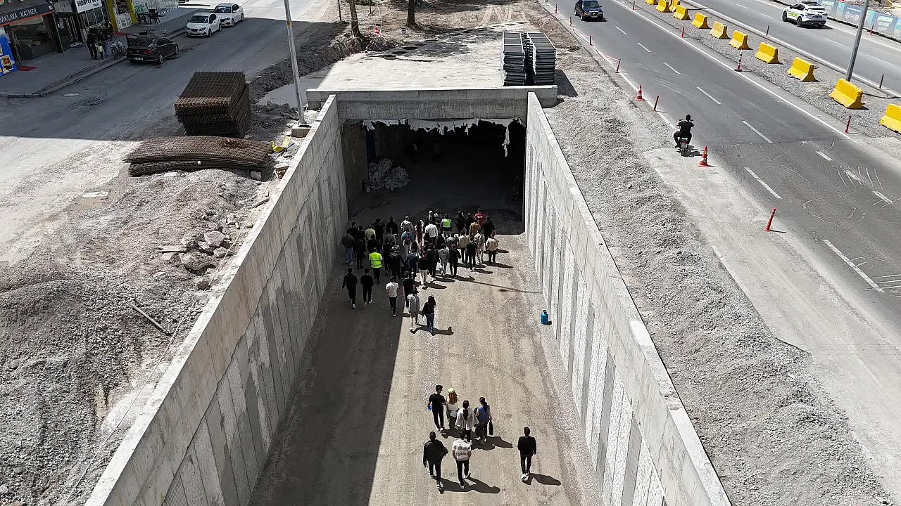 Mühendis adayları DSİ-Yeni Sanayi Katlı Kavşak Projesi'ni inceledi