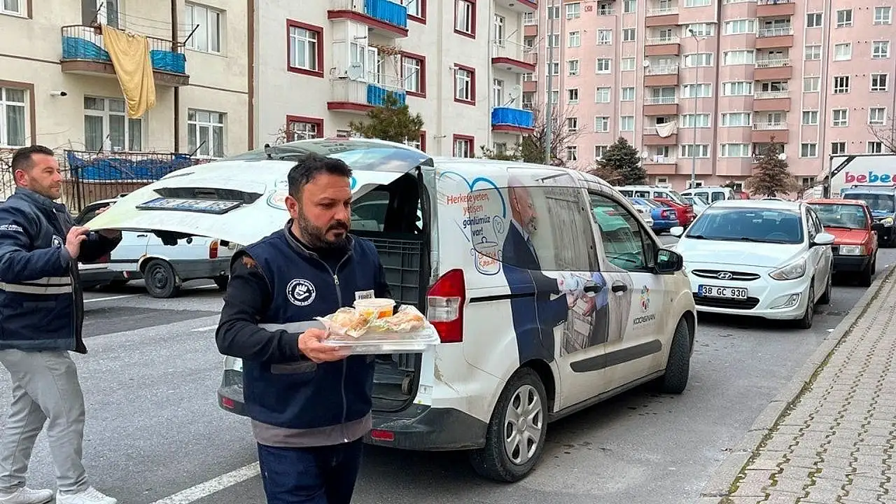 Kocasinan'dan gönüllere dokunan hizmet: Kapıya kadar gidiyor