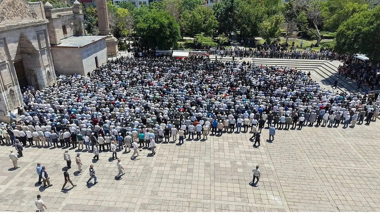 Şehit Abdurrahman Hilal'e memleketinde gözyaşlarıyla veda