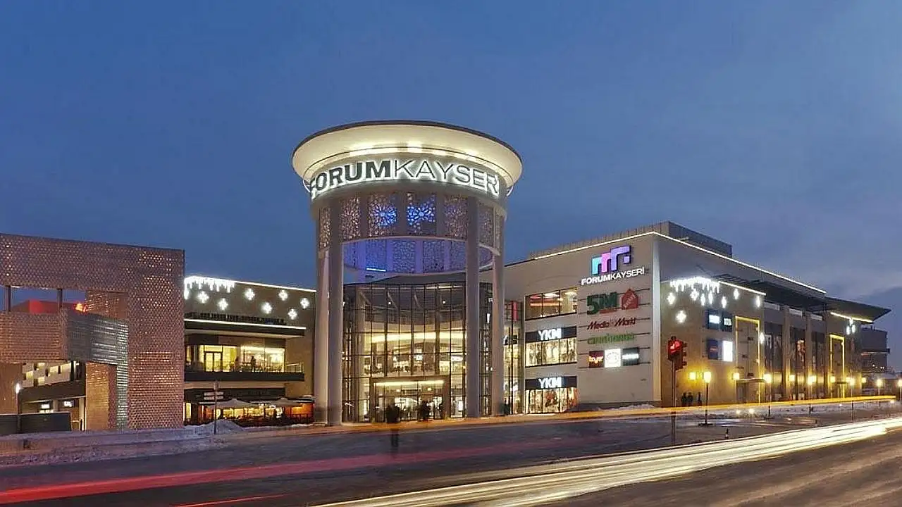 Kayseri'de gençler nerede takılıyor? AVM, park mı kafe mi?