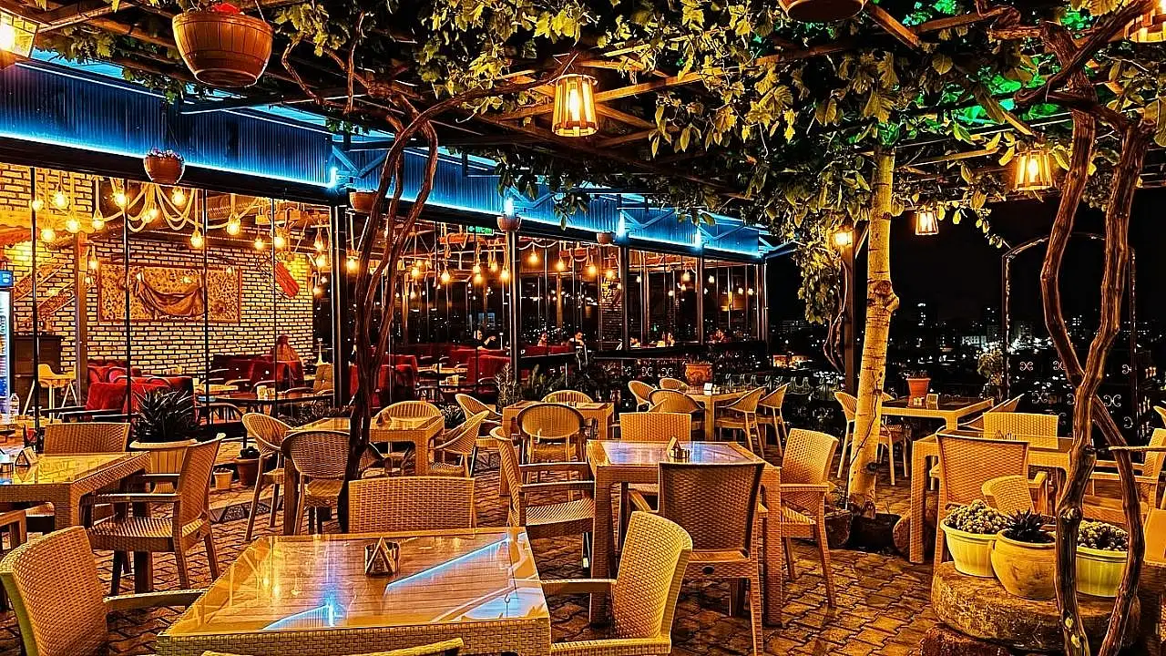 Kayseri'de gençler nerede takılıyor? AVM, park mı kafe mi?