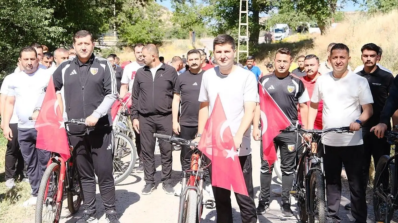 Ülkü Ocakları'ndan Koramaz Vadisi'nde yürüyüş etkinliği