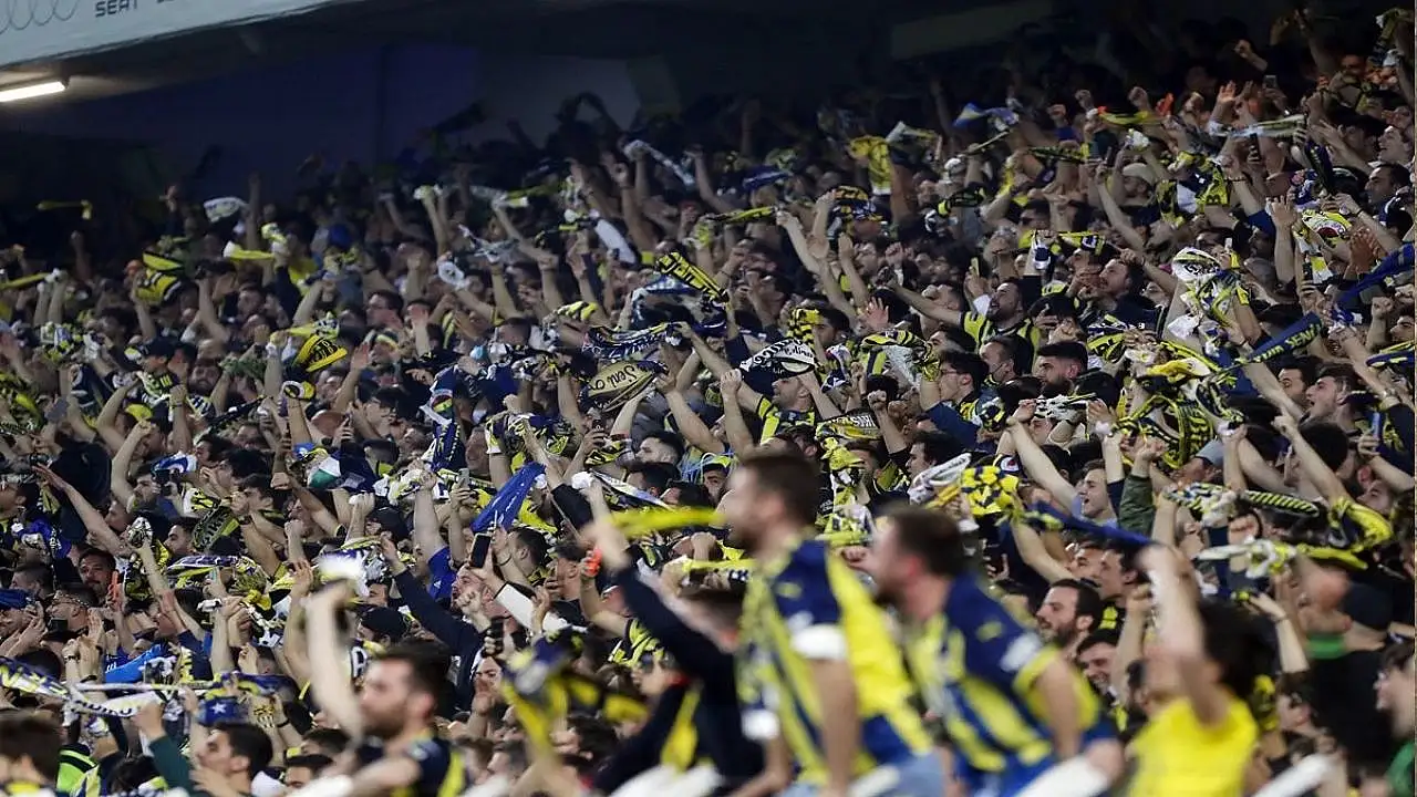 Fenerbahçe'de şok ayrılık! Yıldız futbolcu ayrılacak mı?