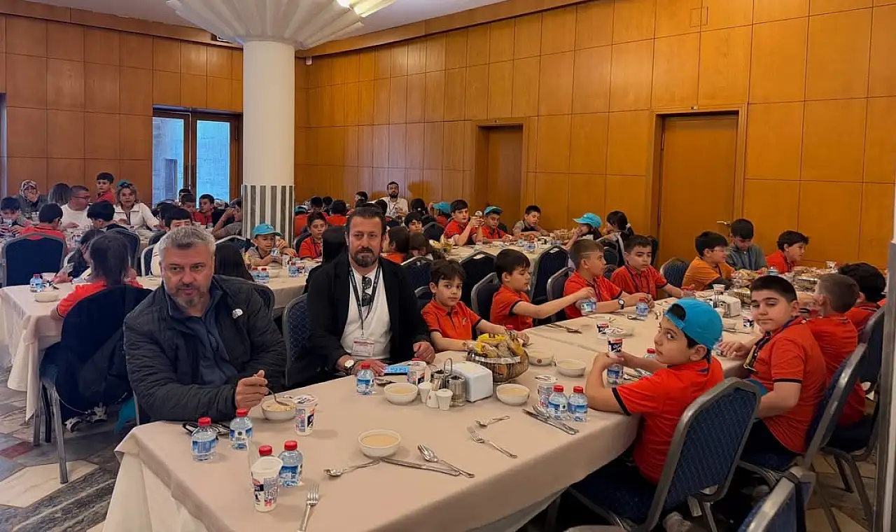 Milletvekili Ersoy, Kayserili öğrencileri TBMM'de ağırladı