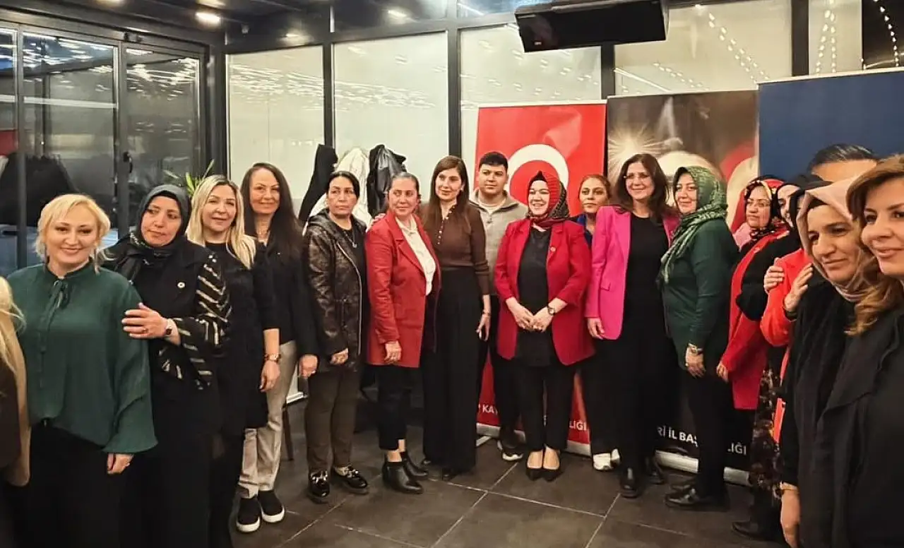 CHP İl Başkanı Özer kadın muhtarlarla iftarda buluştu