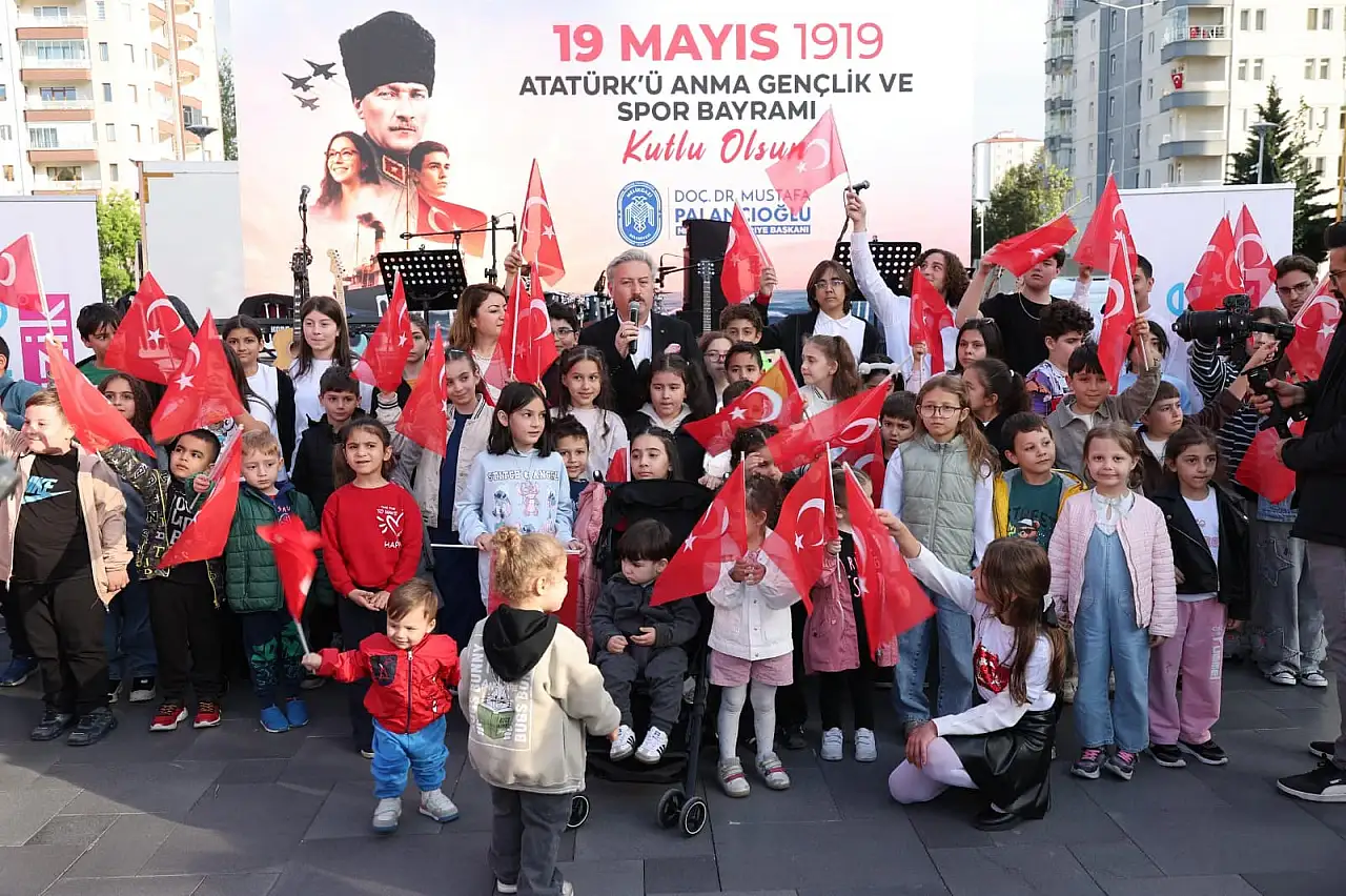 Çarşı Melikgazi'de bayram coşkusu
