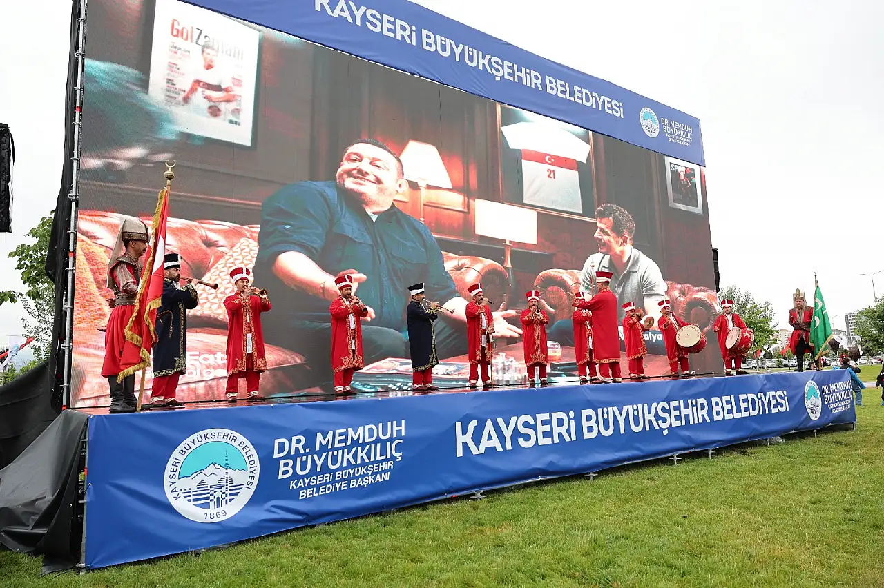 Kayseri milli takım için tek yürek oldu