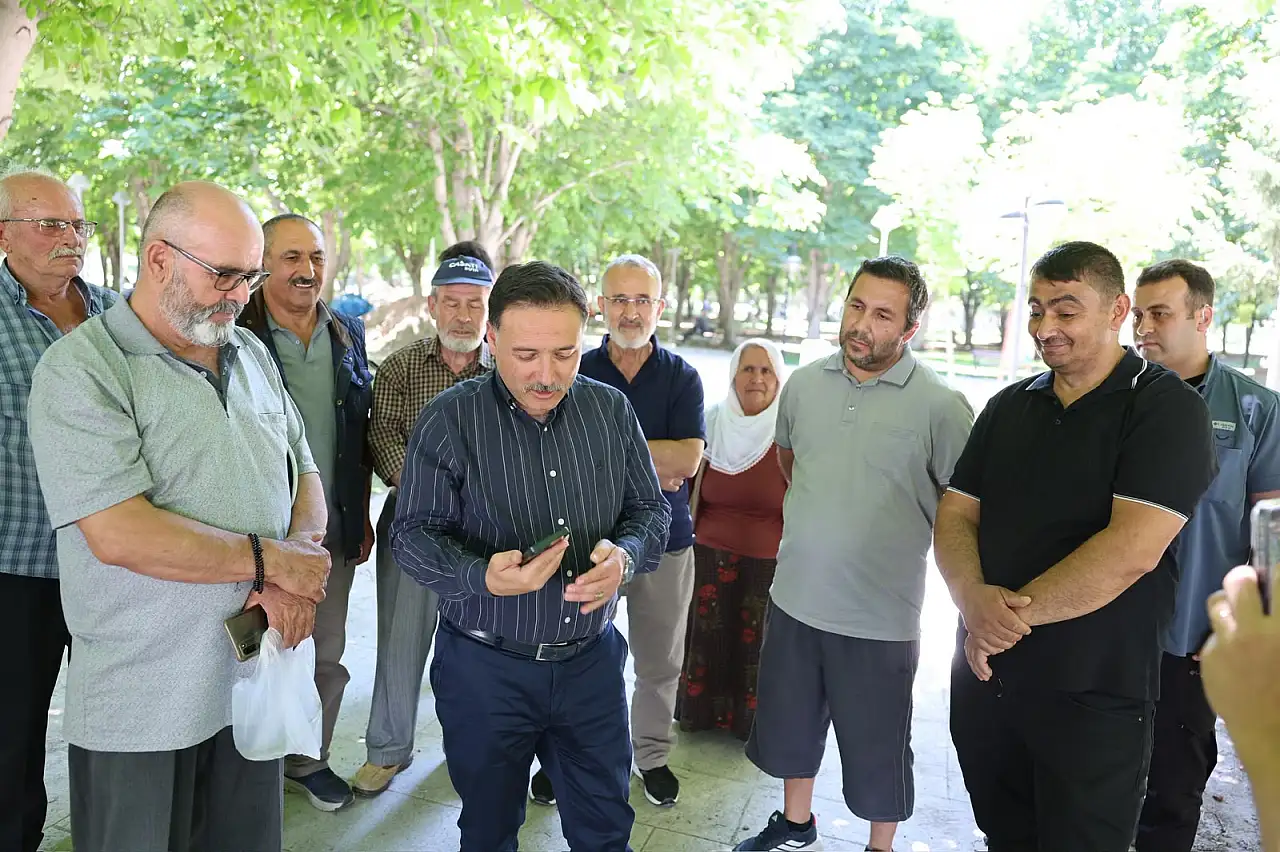 Vali Çiçek, vatandaşlarla bir araya geldi