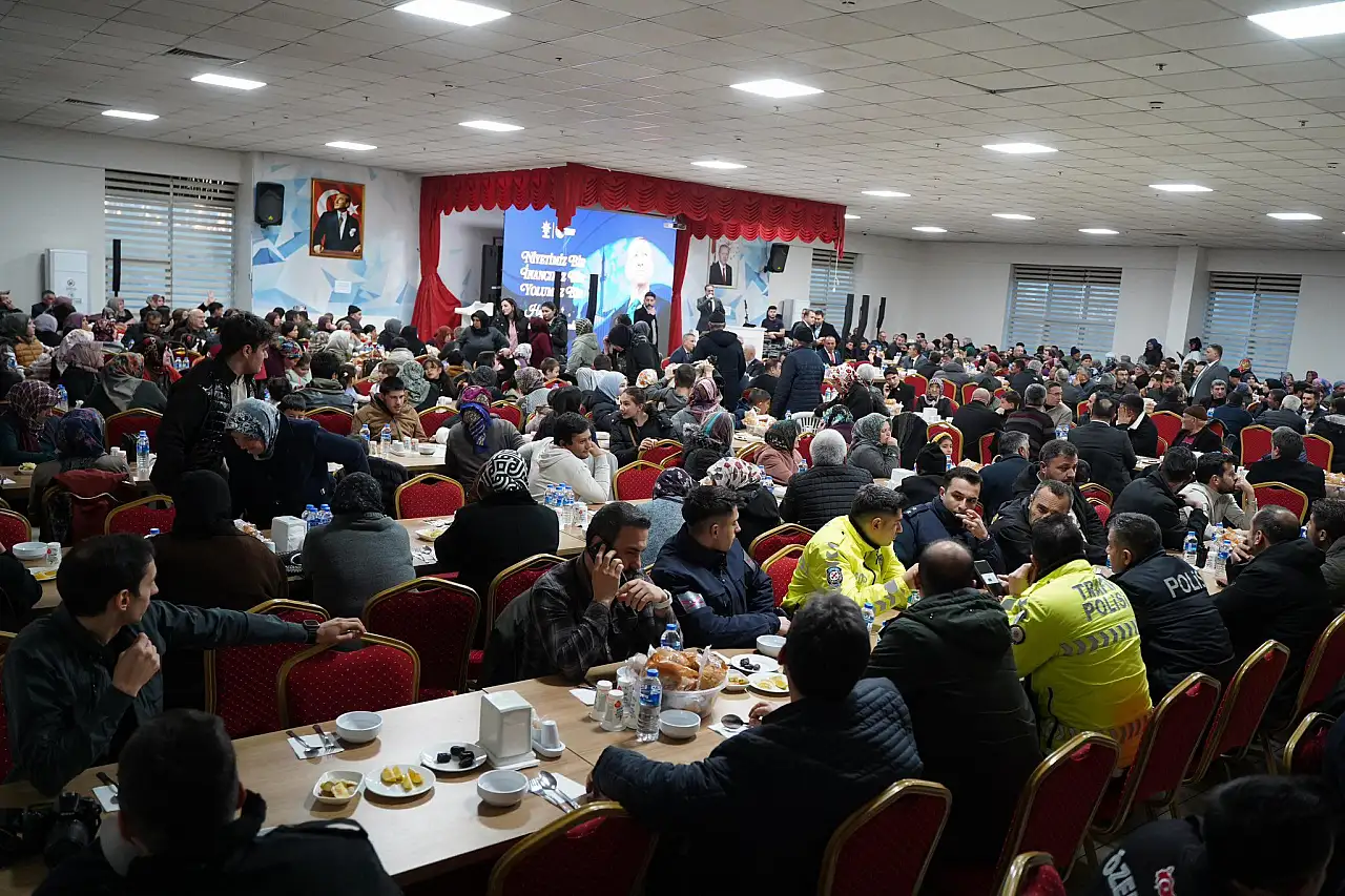 AK Parti Kayseri Teşkilatı Ramazan'da 2 bin haneye ulaştı