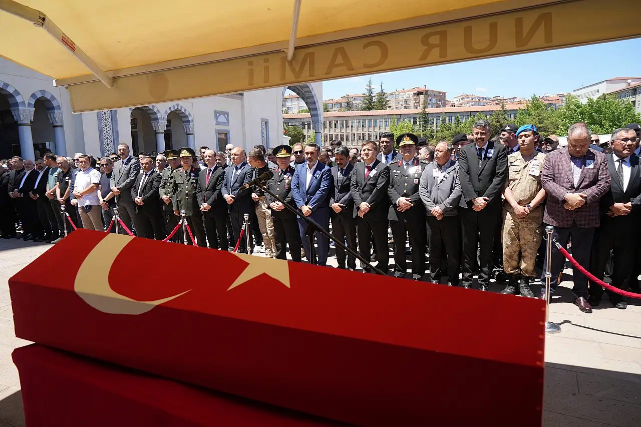 Şehit babasının gururlu duruşu: Ben de şehit babası oldum