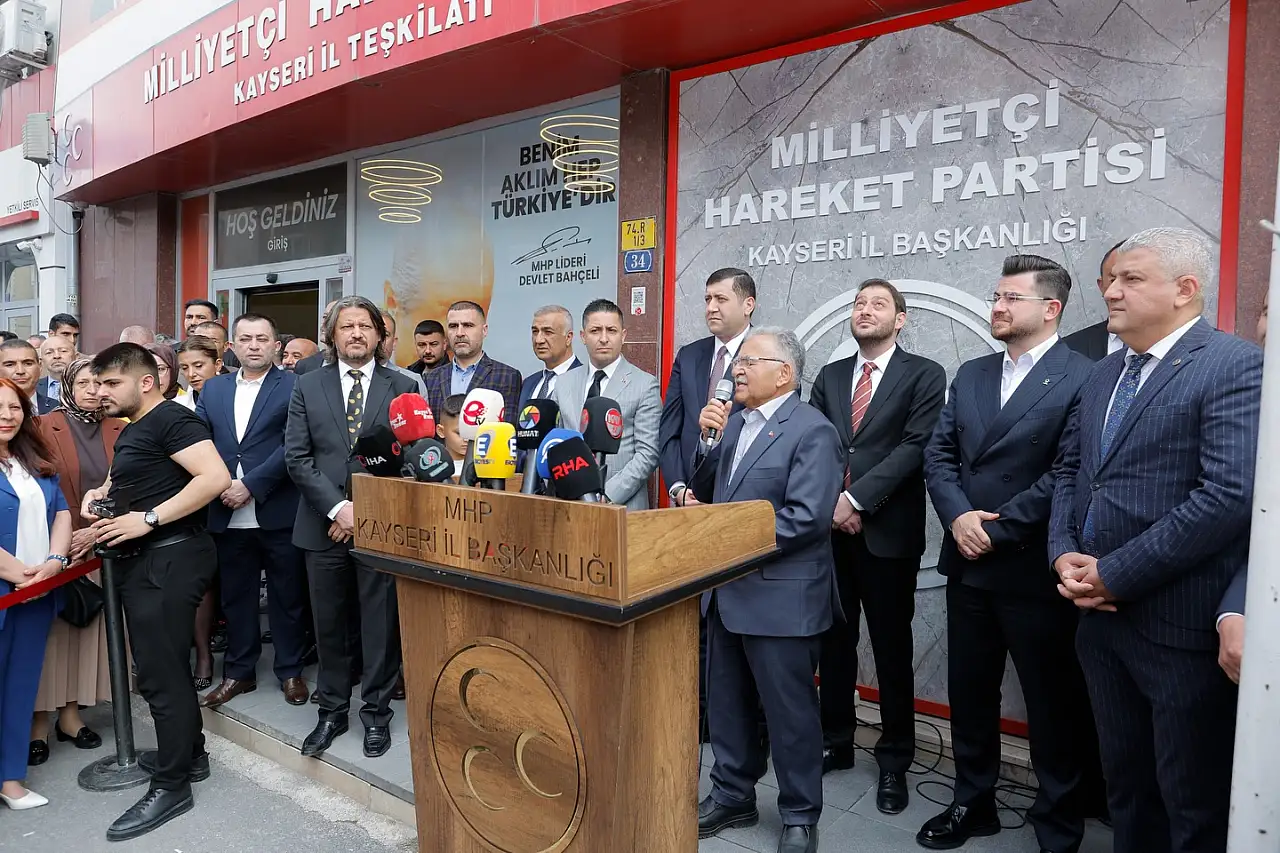 Başkan Büyükkılıç, bayram sevincini Kayserililerle yaşadı