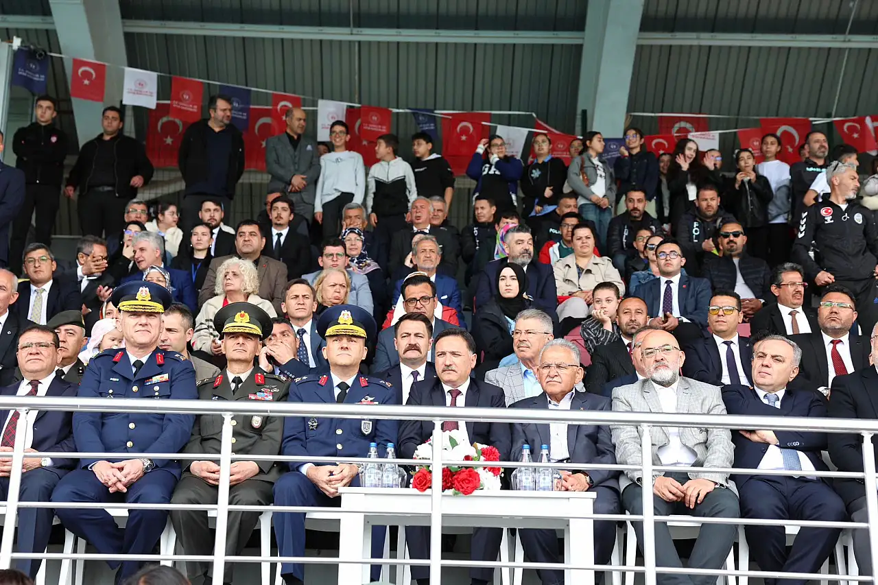 Kayseri'de 19 Mayıs coşkuyla kutlandı
