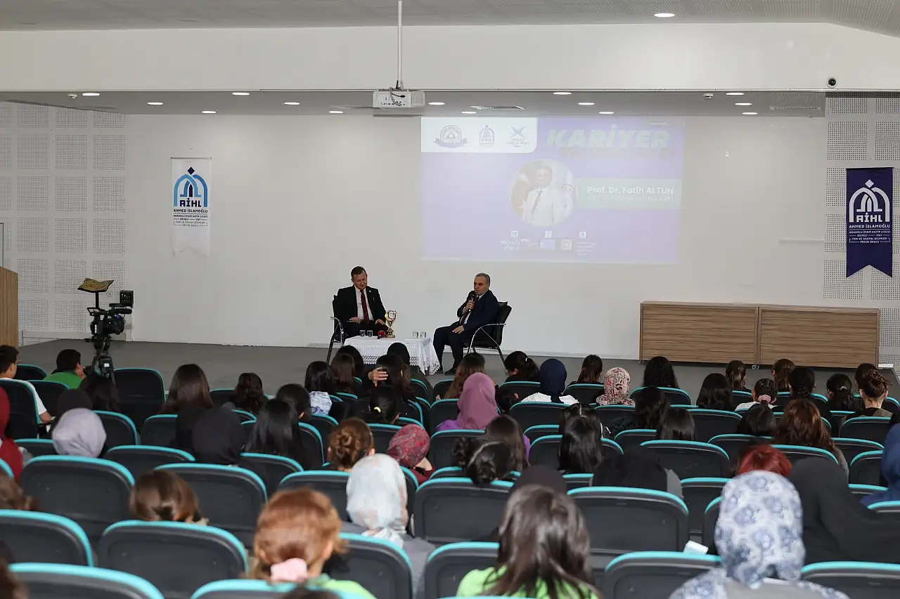 ERÜ Rektörü Altun, Develi'de öğrenciler ile buluştu