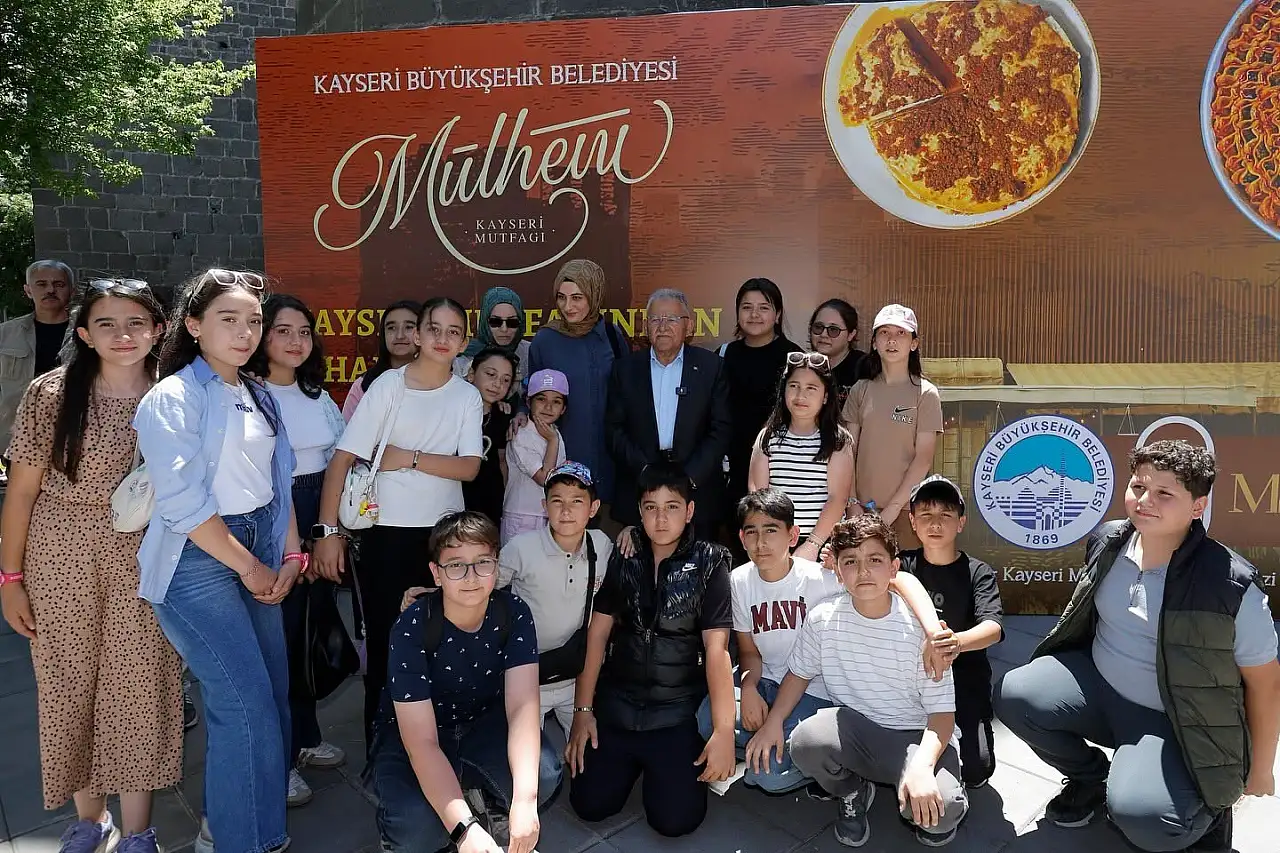 Başkan Büyükkılıç, tarihi kalede çocuklarla buluştu