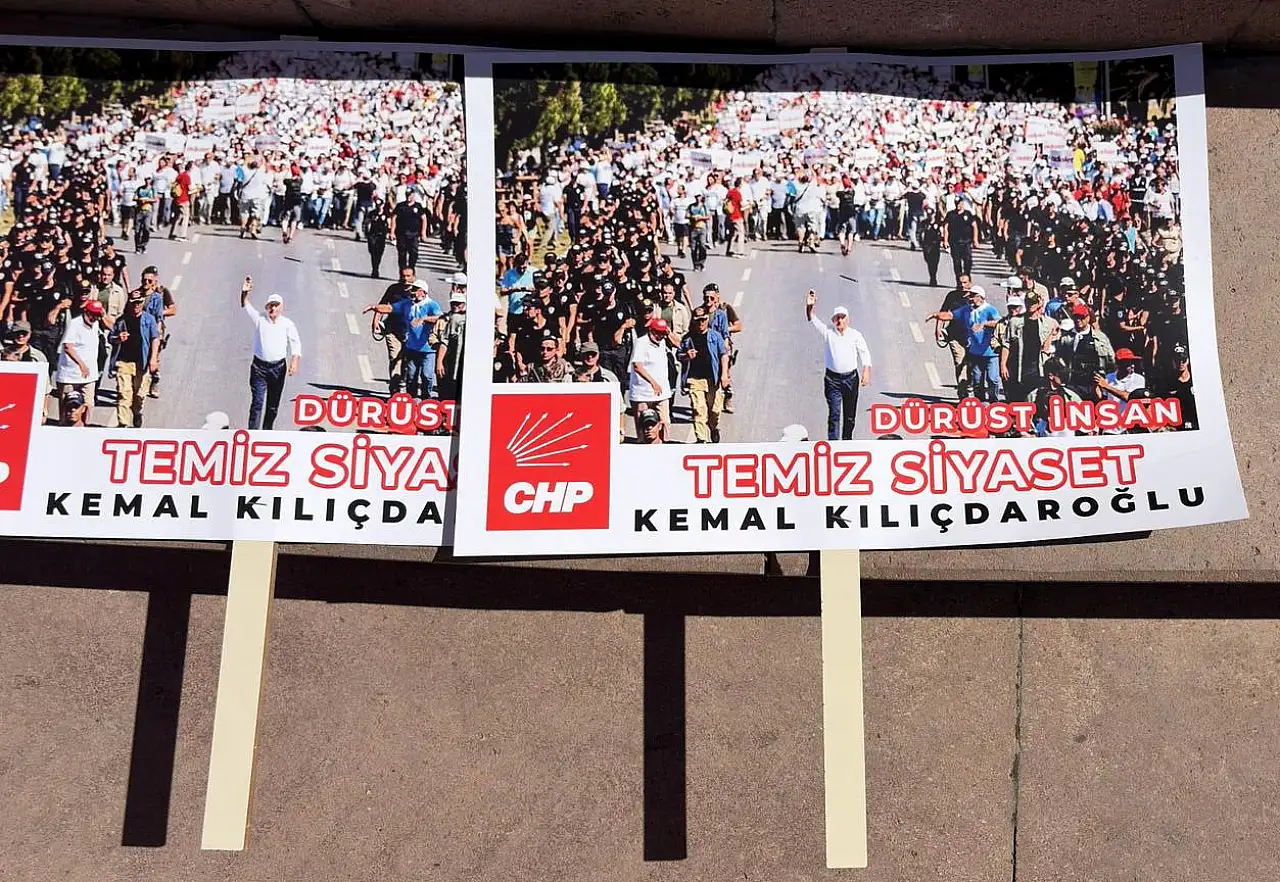 Kılıçdaroğlu'nun programı öncesi Genel Merkez bayramlaşmaya hazırlandı