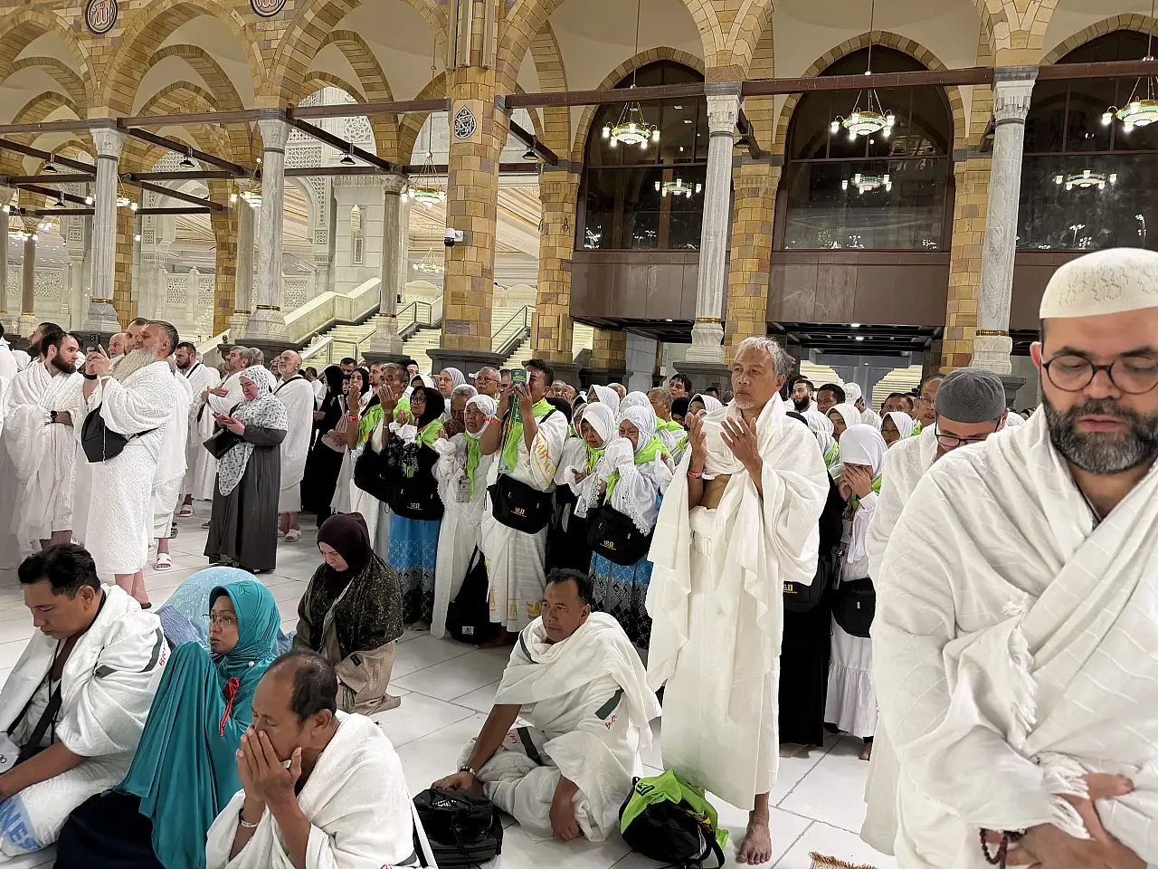 Hacı adayları akın akın Kabe-i Muazzama'ya koşuyor