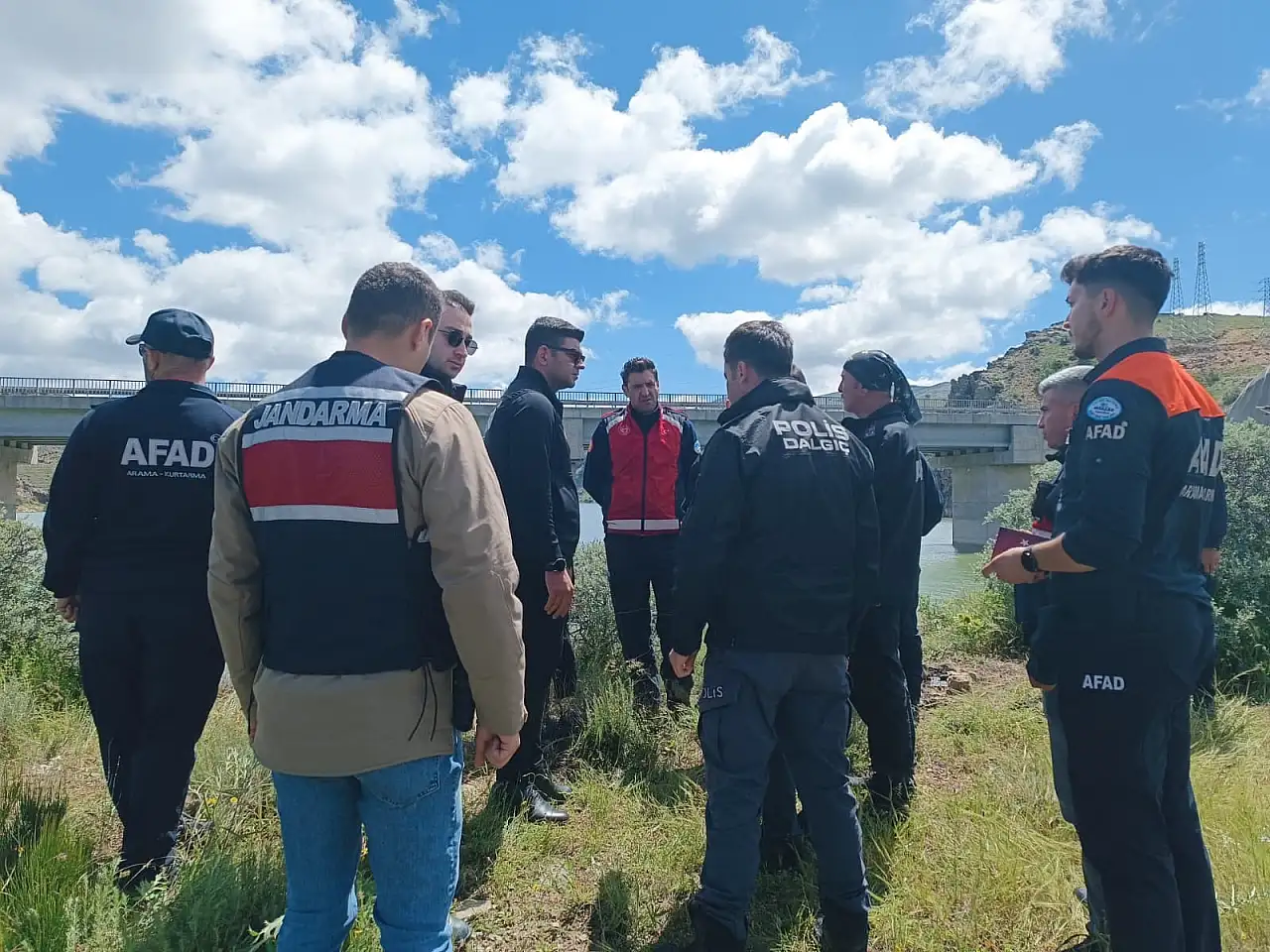 Kızılırmak'a düşen genci arama çalışması devam ediyor