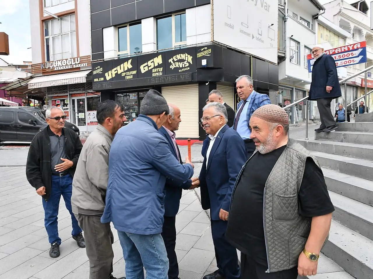 Başkan Büyükkılıç, bayram sevincini Kayserililerle yaşadı