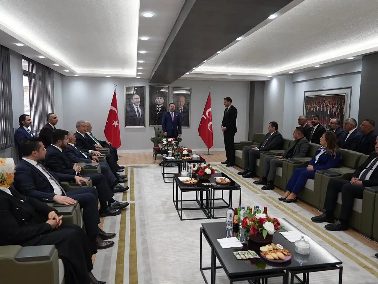 MHP'den Adalet Bakanı Akın Gürlek'e samimi ve sıcak karşılama