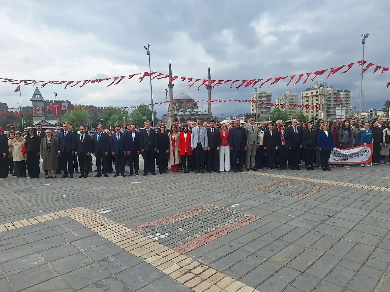 Kayseri'de 19 Mayıs Etkinlikleri çelenk sunumuyla başladı