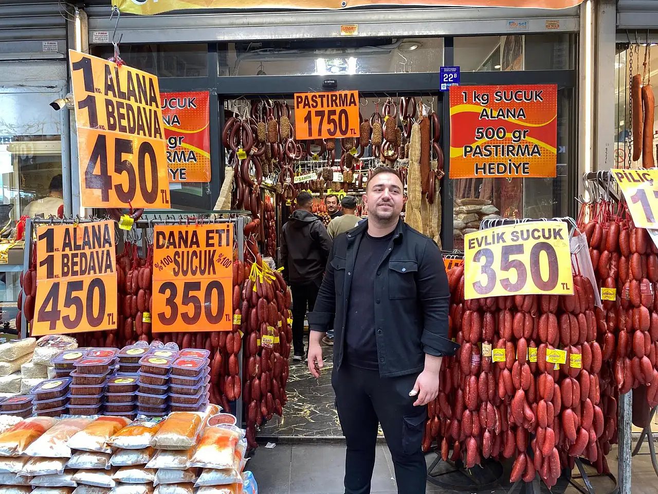 Kayseri'de bayram öncesi sucuk ve pastırma satışlarında artış