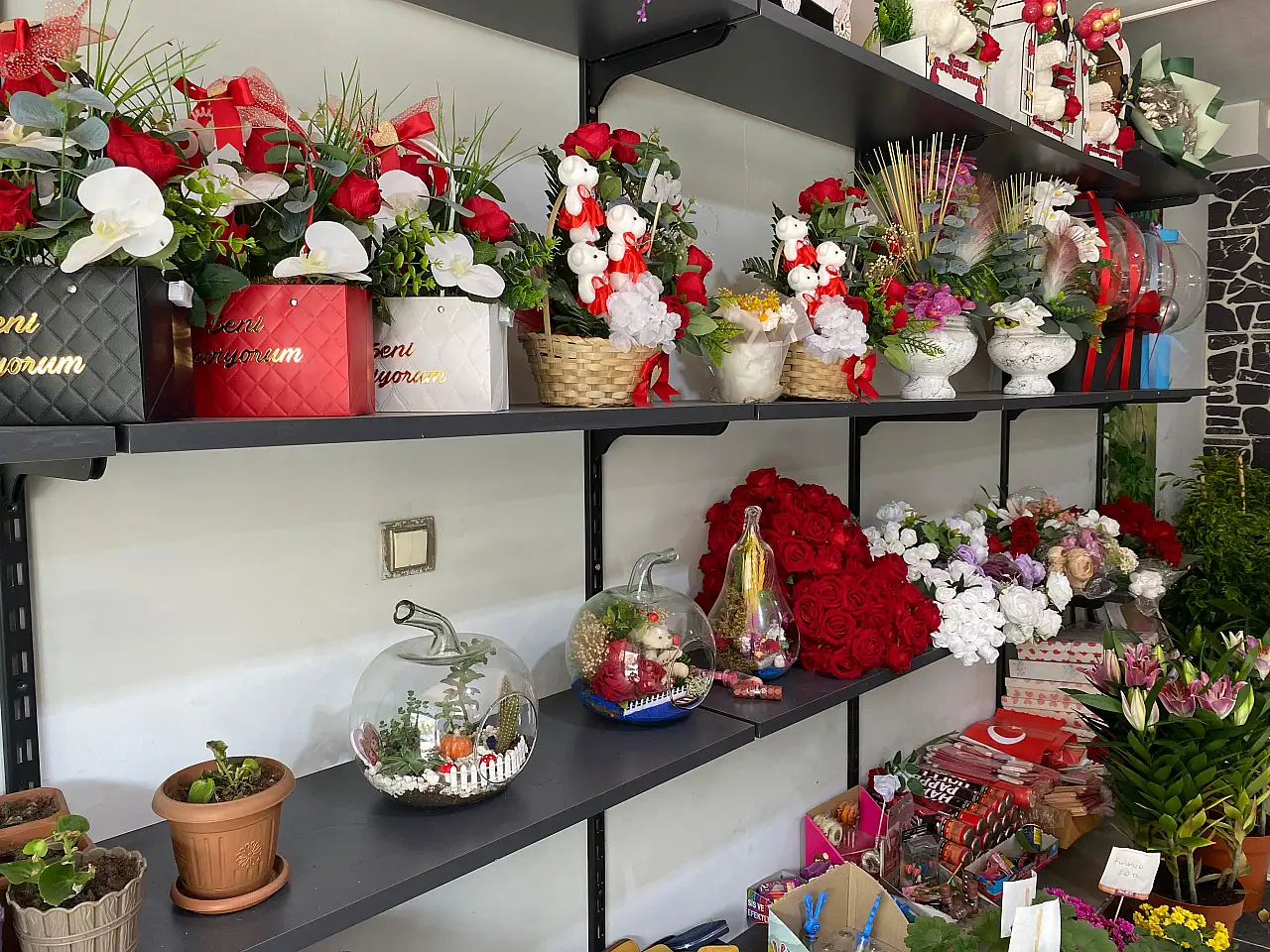 Masal Flowers İşletme sahibi Öztürk: Babalar Günü'nde çiçek siparişleri arttı