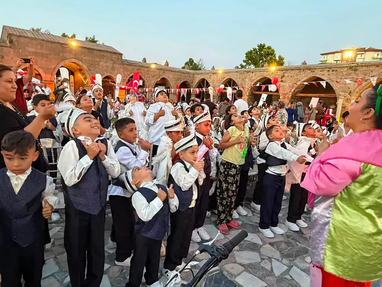 Dursun Ataş, İncesu'da toplu sünnet programına katıldı