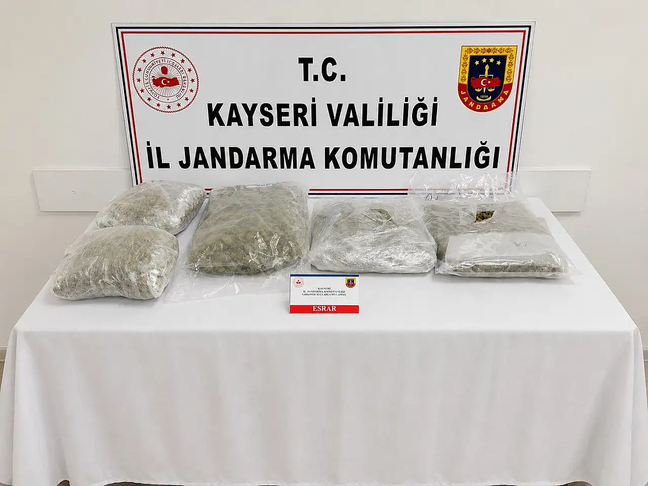 CHP'li meclis üyesi 5 kilogram uyuşturucu maddeyle yakalandı