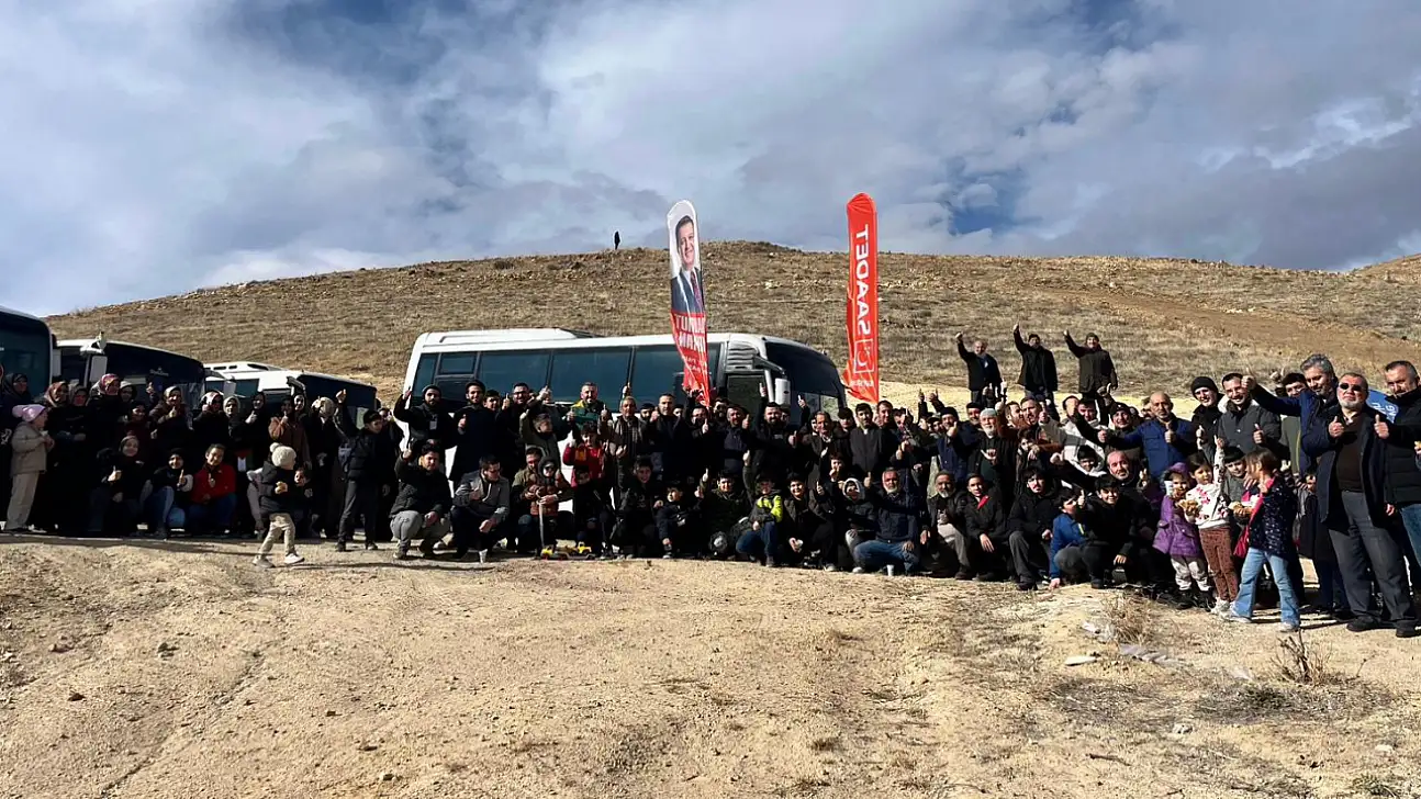 Saadet Partisi İl Başkanlığı fidanları toprakla buluşturdu