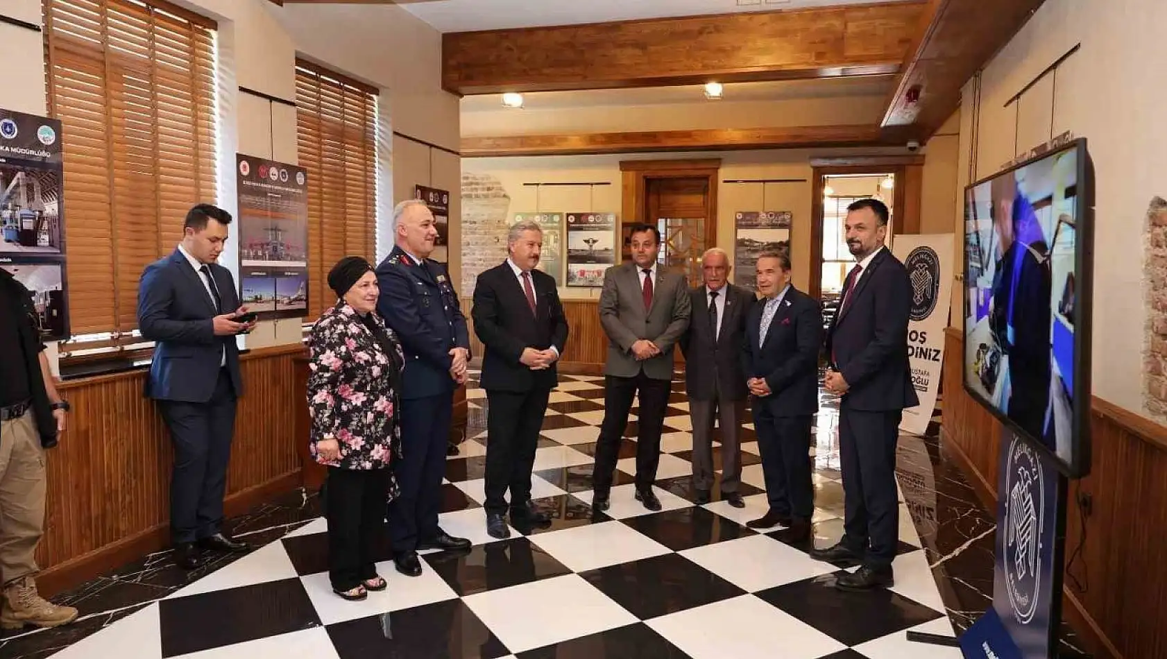 Kayseri'de 2. Hava Bakım Fabrika Müdürlüğü 100. Yıl Resim Sergisi açıldı