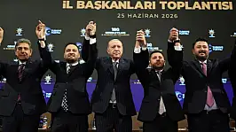 AK Parti'ye katılan 3 belediye başkanına rozeti Cumhurbaşkanı Erdoğan taktı