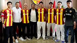 Kayserispor'da geleceğe yatırım: 6 genç futbolcuyla profesyonel imza