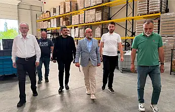 AK Parti Kayseri Milletvekili Cıngı'dan Auran Kozmetik'e ziyaret