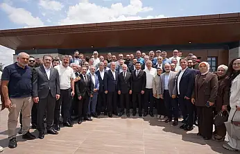AK Parti Kayseri Teşkilatı, görevdeki 500. gününü istişare toplantısıyla taçlandırdı