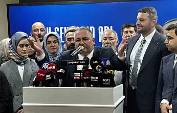 AK Parti'ye geçen Keçiören Belediye Başkanı Özarslan: