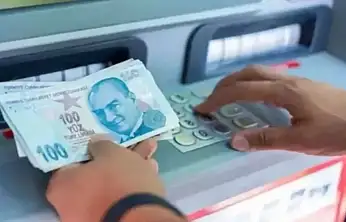 ATM'den para çekenler dikkat! En sık yapılan hatalar hesabınızı riske atabilir