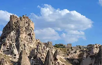 Binlerce insan bu kayanın içinde yaşadı! Uçhisar Kalesi'nin asırlık mirası