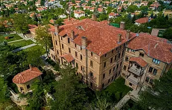 Bir zamanlar okuldu, sonra hastane oldu: Kayseri'deki tarihi yapı dikkat çekiyor