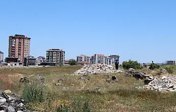 Kayseri'de boş bir arazide erkek cesedi bulundu