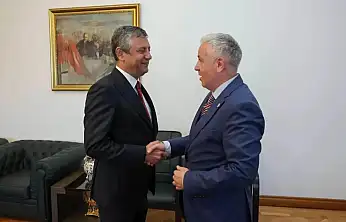 Çetin Arık'tan Özgür Özel'e destek mesajı
