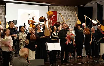 Emekli astsubaylardan Babalar Günü'ne özel türkü şöleni