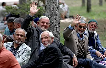 Emekli ve asgari ücretlilerin siyasi tercihi aynı noktada buluştu